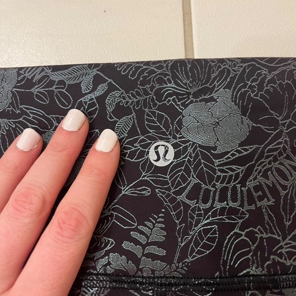 NWOT Lululemon Wunder Train High-Rise Short 6" *Foil - Picture 4 of 6